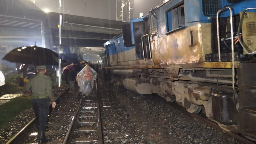 train hits crane