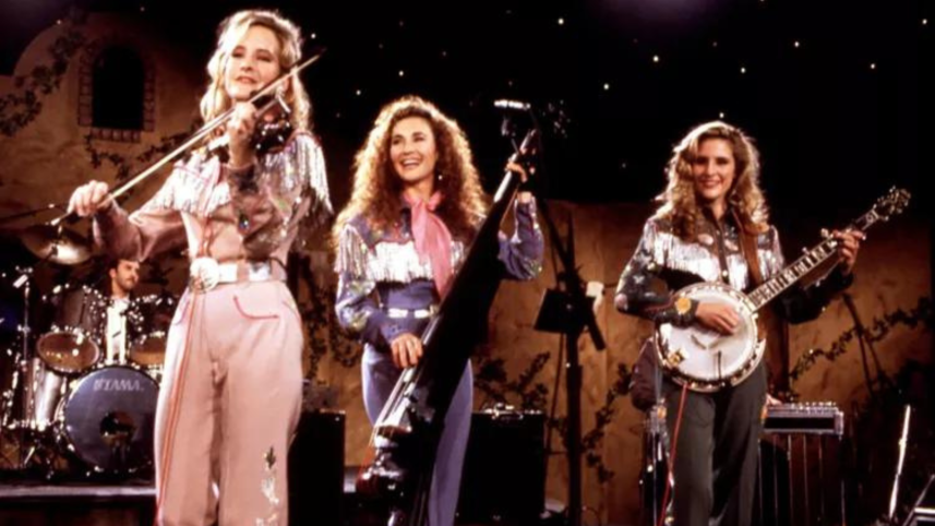 Dixie Chicks founder Laura Lynch dies at 65