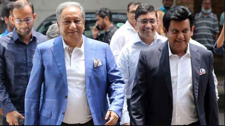 papon_walks.jpg
