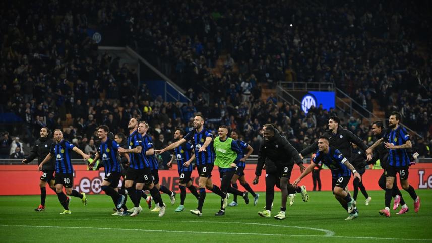 Inter Milan's players celebrate