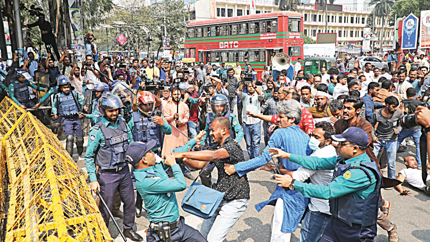 cop-clash.jpg