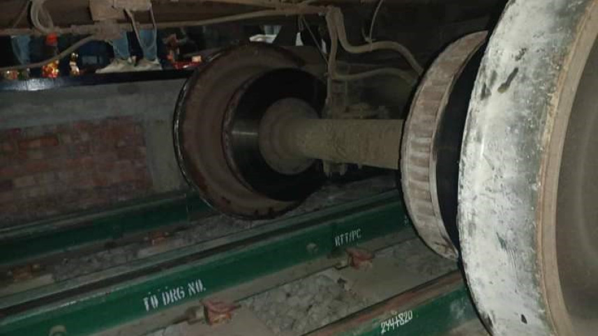 train_derailed.jpg