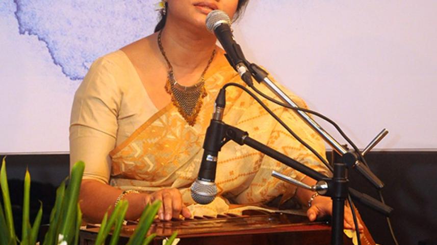 aditi-mohsin-51-960x960.jpg