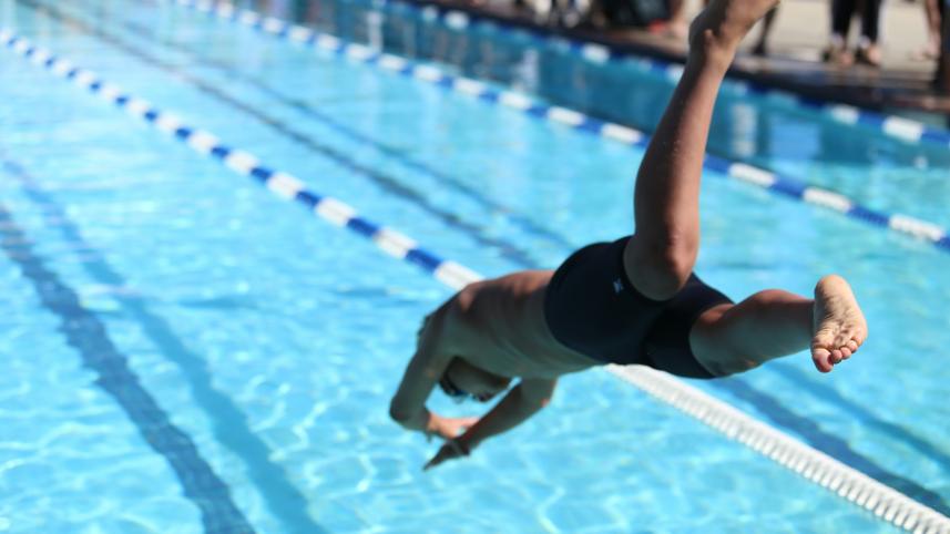 Safety first! Swimming pool safety tips everyone should know      brian-matangelo-grof2_ftu7a-unsplash