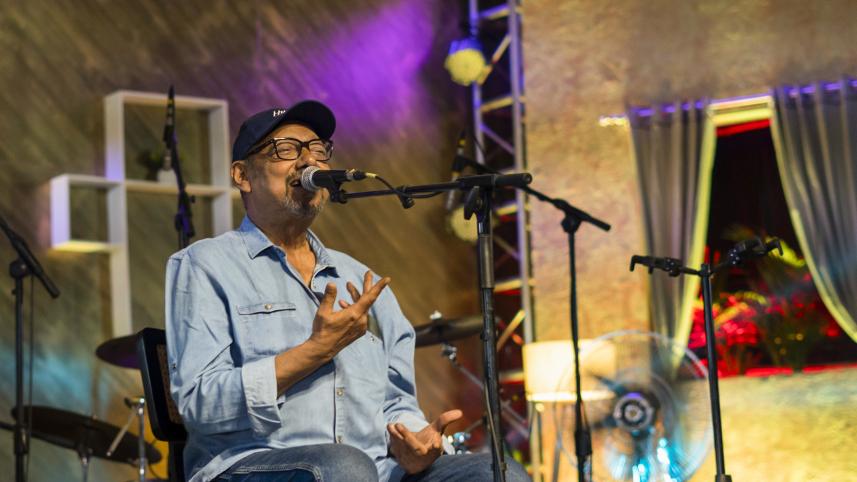 Anjan Dutt serenades Dhaka on Mala’s birthday 