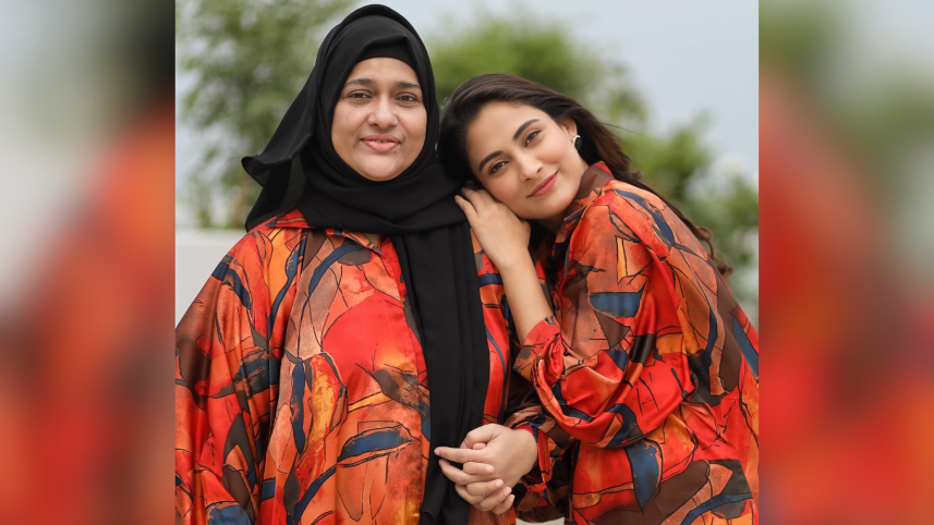 Mehazabien’s mother honoured with ‘Gorbini Maa’ award