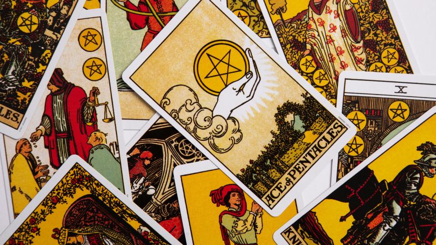 Finding strength in the cards: Tarot, astrology, and personal growth     viva-luna-studios-y3qrbagm7q8-unsplash.jpg