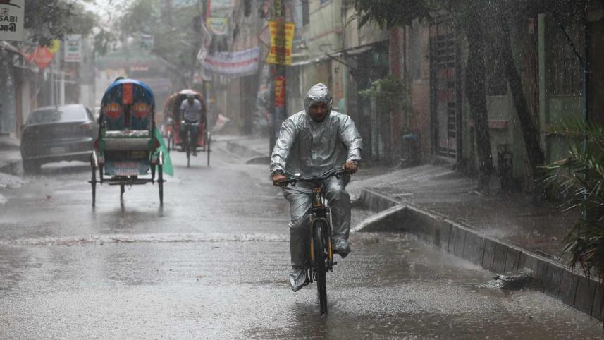 Morning rain in Dhaka due to Cyclone Remal