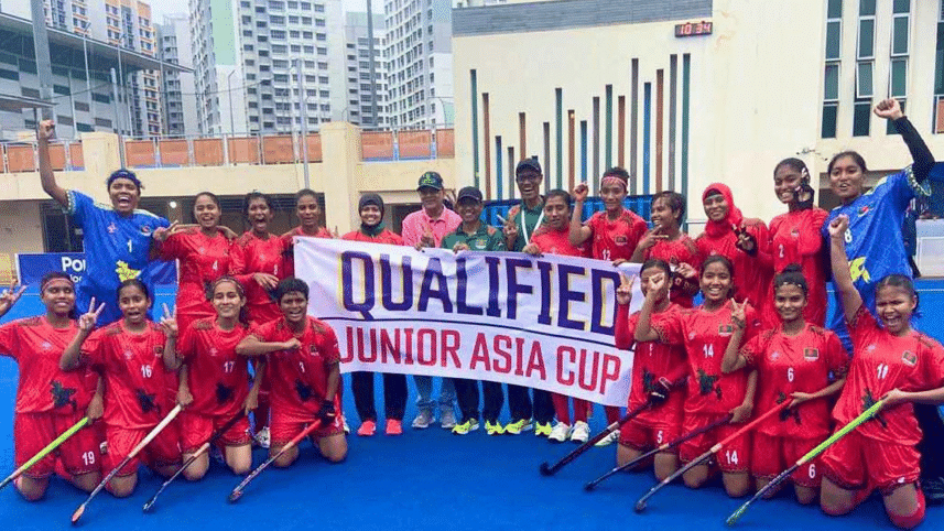 bangladesh-womens-hockey.gif