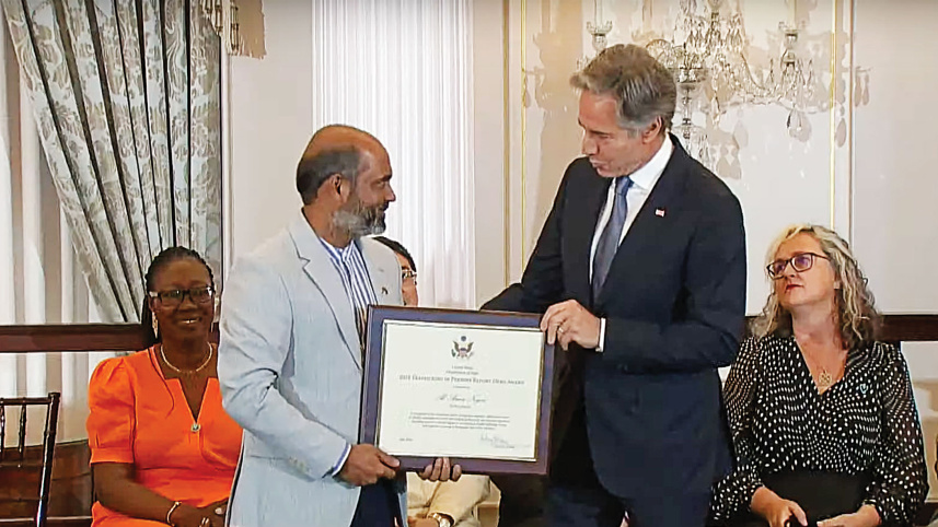 receiving_award.jpg