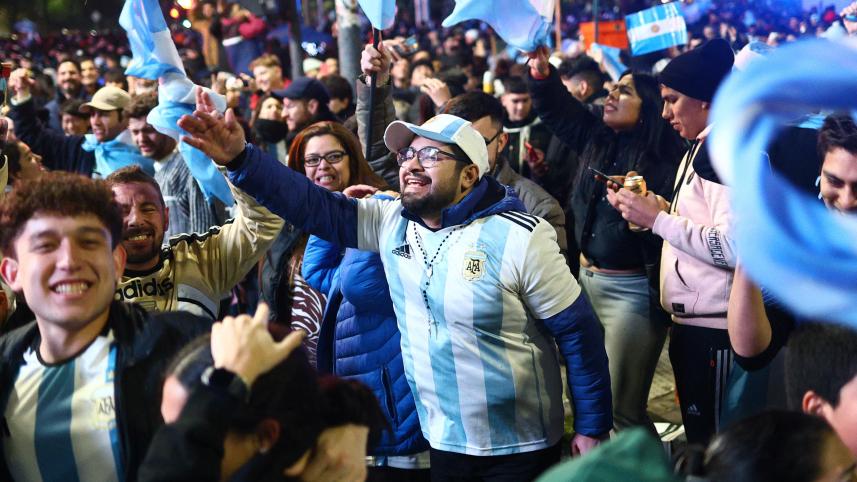 2024-07-15t054254z_1434096669_up1ek7f0fvg6y_rtrmadp_3_soccer-copa-arg-col-fans.jpg