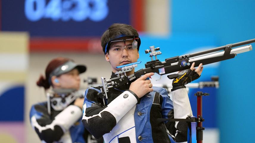 Alexandra Le, Islam Satpayev
