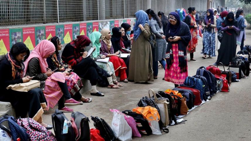 ed_1_-_students_studying_for_bcs_exams_-_anisur_rahman.jpg