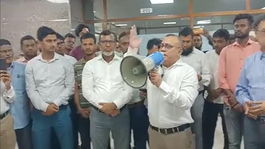 Protesters demand NBR chairman’s resignation