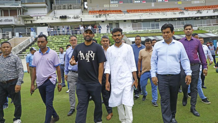 Youth and Sports adviser Asif Mahmud Sajeeb Bhuiyan, Tamim Iqbal