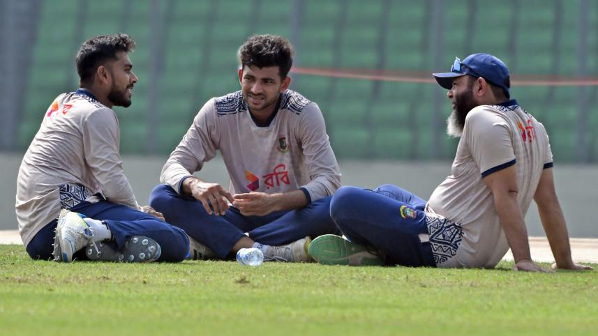 Mehedi Hasan Miraz, Nayeem Hasan, Mushtaq Ahmed