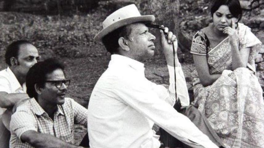 tapan_sinha_3.jpg