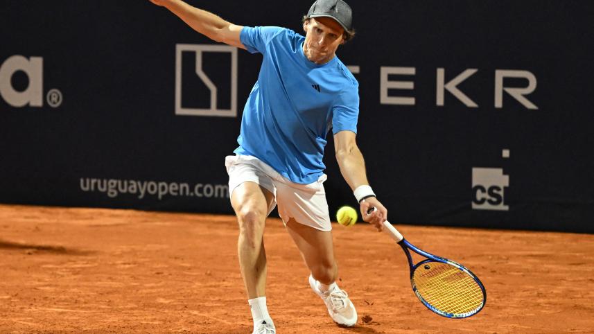 Forlan_Tennis.jpg