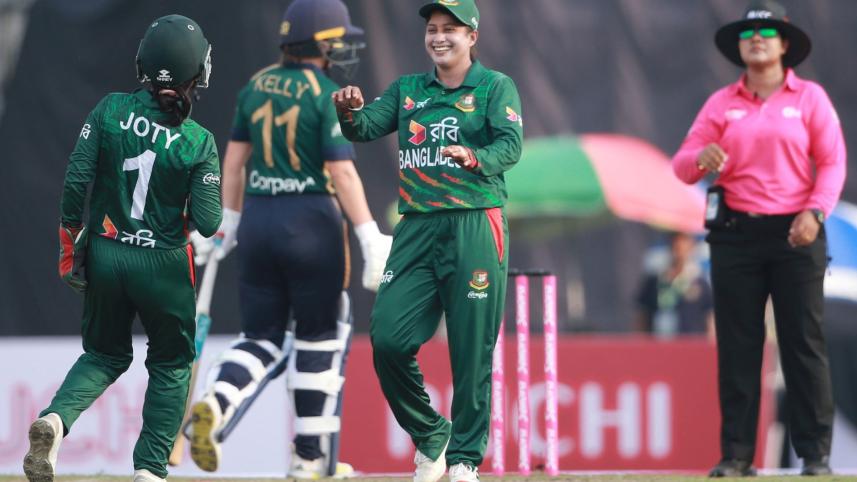 tigresses1.jpg