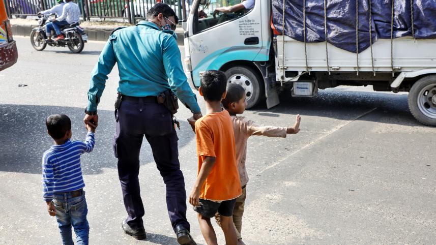 1436op_1_policecitizen_relationship_prabir_das_05012025_4056_sbs.jpg