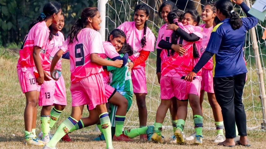 khulna-woamn_football_15.jpg