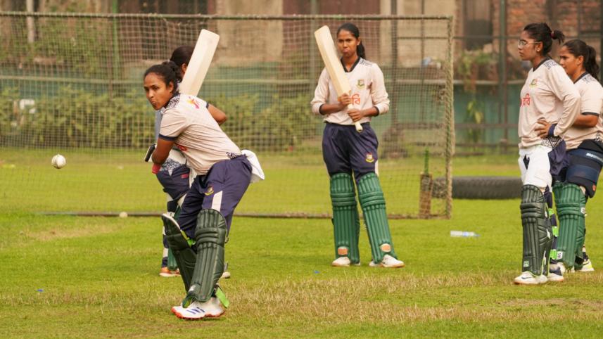 womens_cricket.jpg
