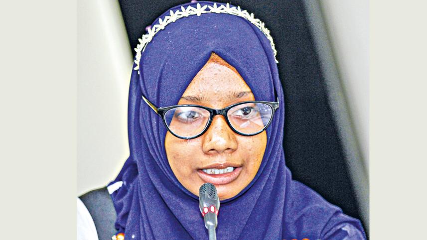 mos-liza-moni.jpg