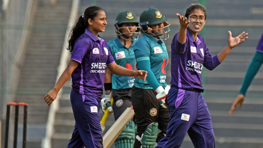 fahima_wicket_celebration.jpg