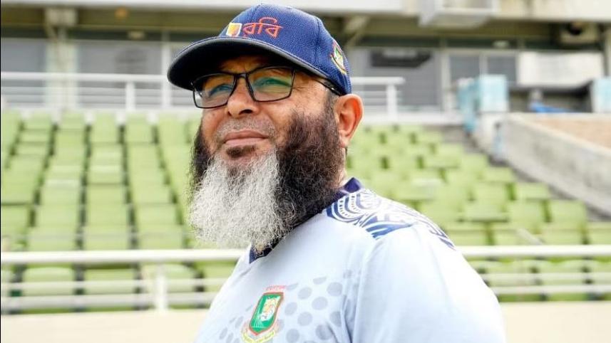mushtaq_ahmed_star.jpg