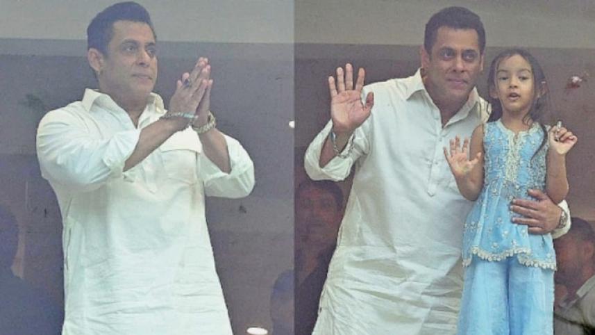 Salman Khan extends Eid greetings from bulletproof balcony
