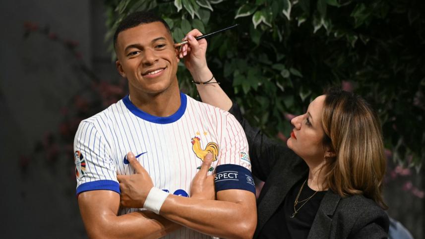 afp_20250403_392e2pg_v2_preview_britainfrancecelebrityfblmbappe.jpg