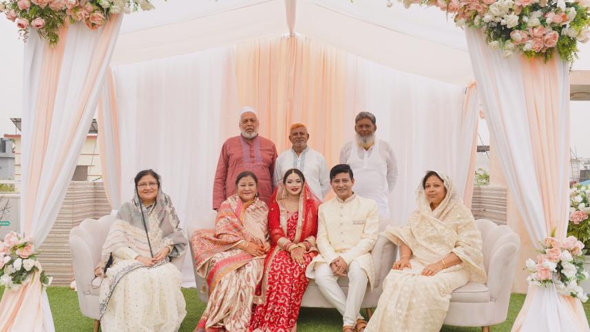 Shamim Hasan Sarkar shares his wedding pictures 