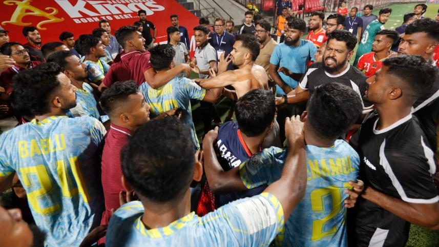 Bashundhara Kings Abahani fight