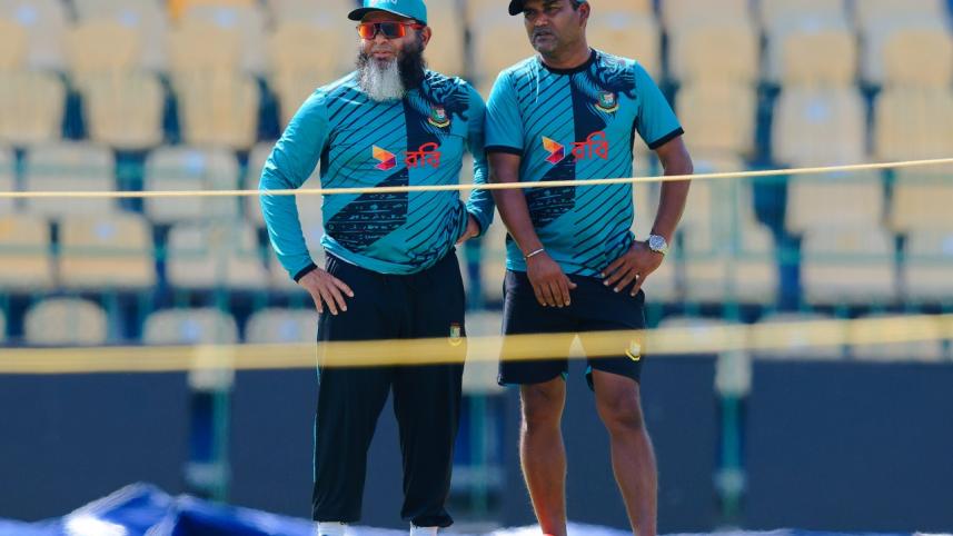 salahuddin_and_mushtaq.jpg