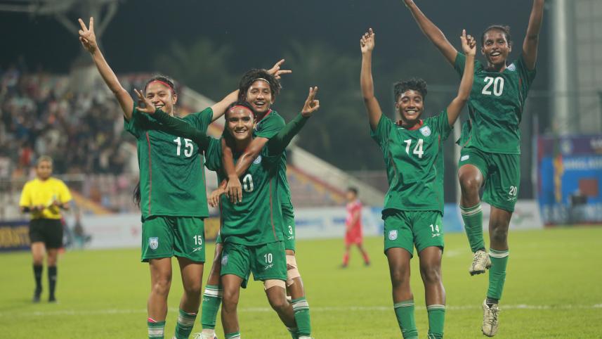 womens_football.jpg