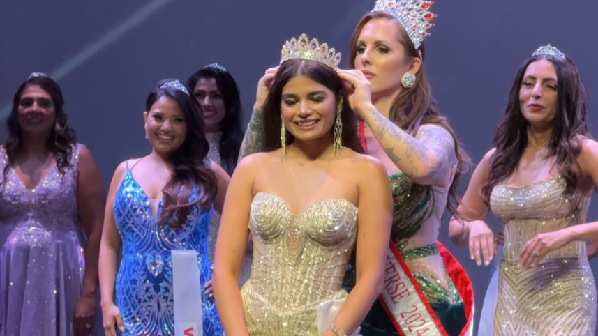 Bangladesh’s Manoshi clinches Mrs Universe Canada title