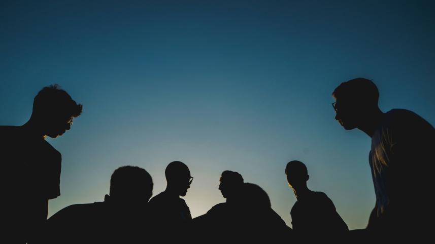 How to help kids resist real-life and online peer pressure    papaioannou-kostas-tysecum5hja-unsplash.jpg