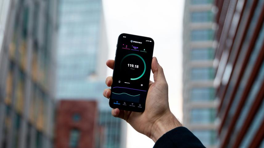 How does 5G work, and why should we care?    frederik-lipfert-exv1jefgztu-unsplash.jpg