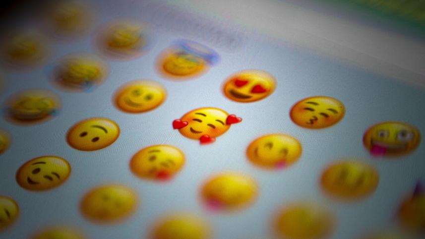 Too busy for love? Try the micro-dating trend        domingo-alvarez-e-cs3y8mn6-gk-unsplash.jpg