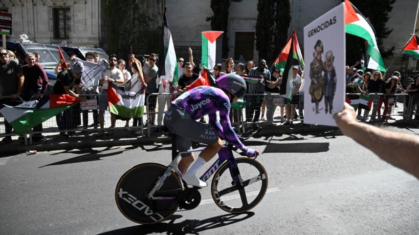 afp_20250911_747d8xg_v2_midres_cyclingespvueltademo_1.jpg