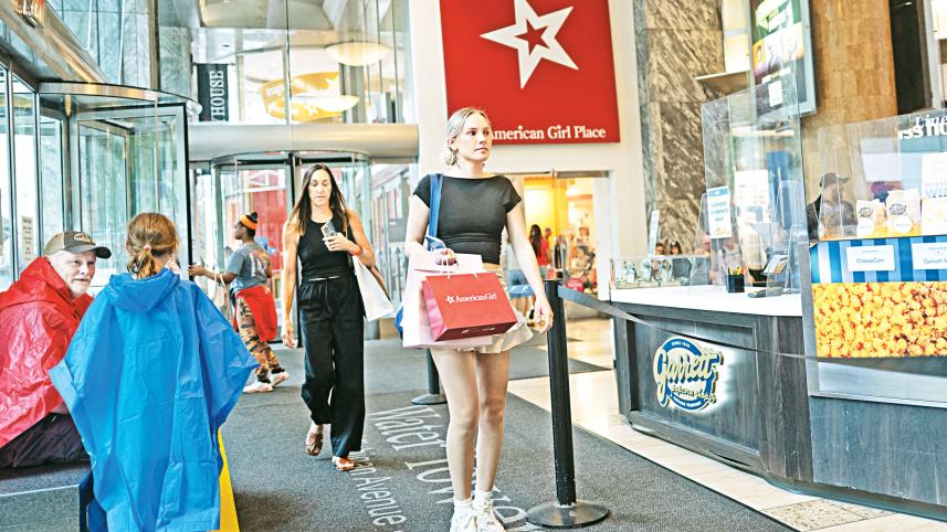 magnificent-mile-retail-strip.jpg
