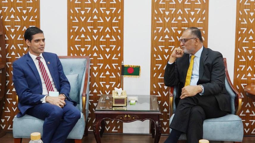 nepalese_ambassador_meets_commerce_adviser.jpg