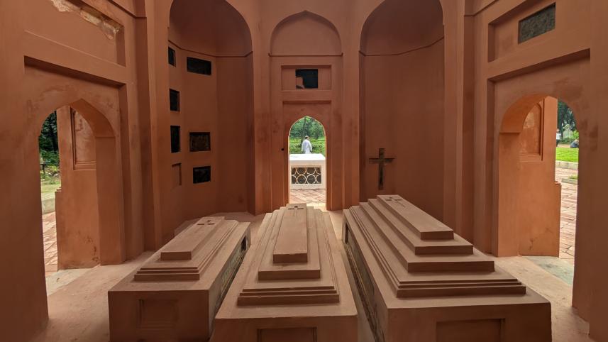 tomb-of-colombo-5.jpg