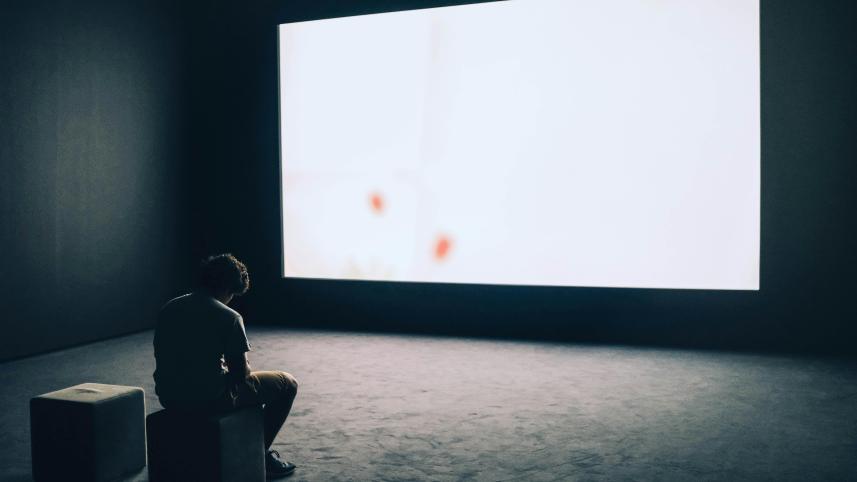 Your brain prioritises criticism over praise — Here’s why