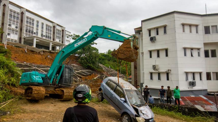 afp_20251126_867u8jl_v1_midres_indonesiafloodlandslideweather.jpg