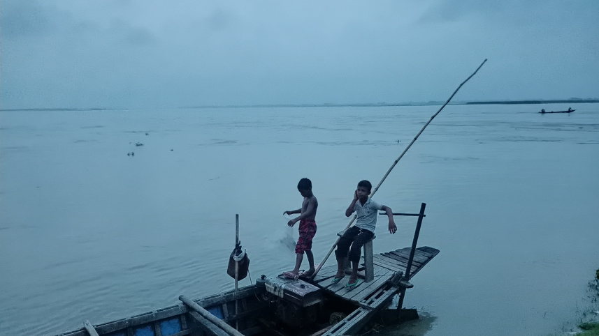 Brahmaputra Teesta water levels rising rivershoal people concern_749b.jpg