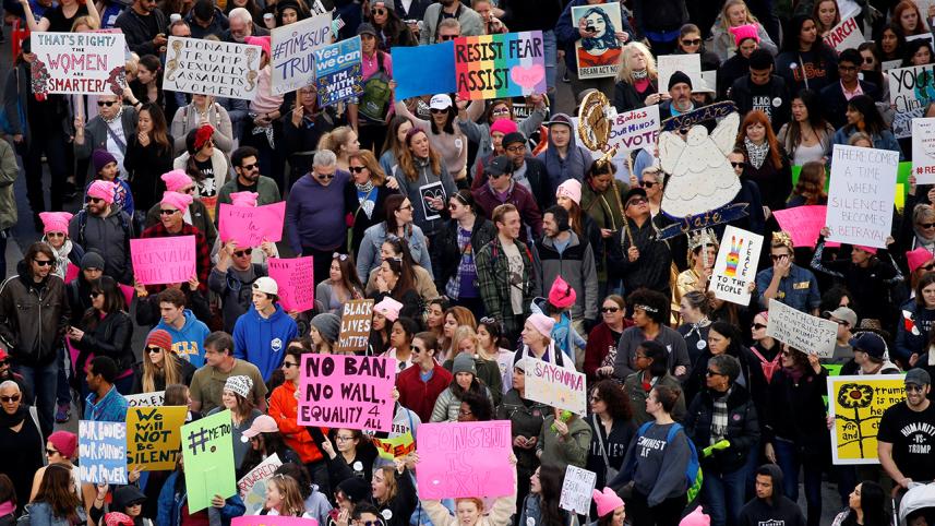 2018-01-21t000837z_1480560990_rc189bfe8df0_rtrmadp_3_usa-trump-women.jpg