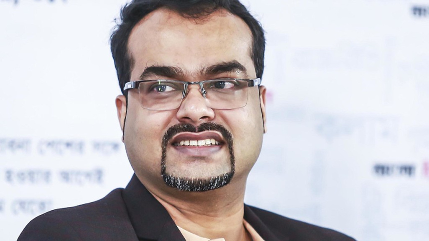 1024px-zulfiqer_russell_in_a_program_04.jpg