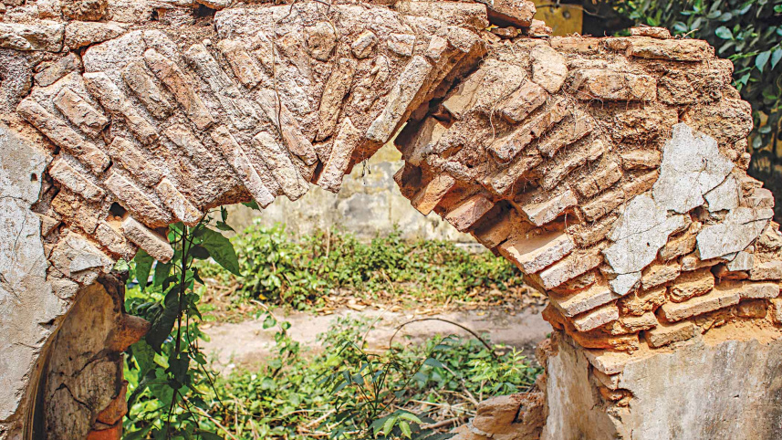 old-dhaka-fort.jpg