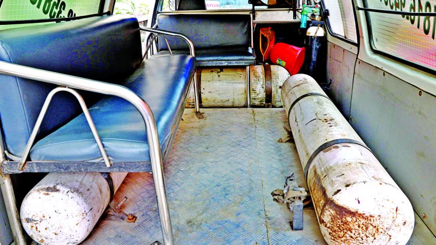 Ambulances DMCH2.jpg